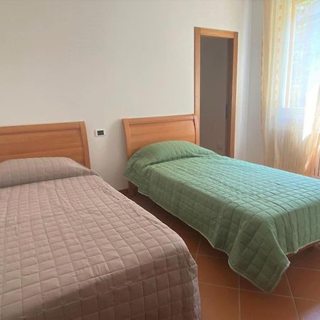 The Rose - Apartment Front Lake Cremia Bagian luar foto