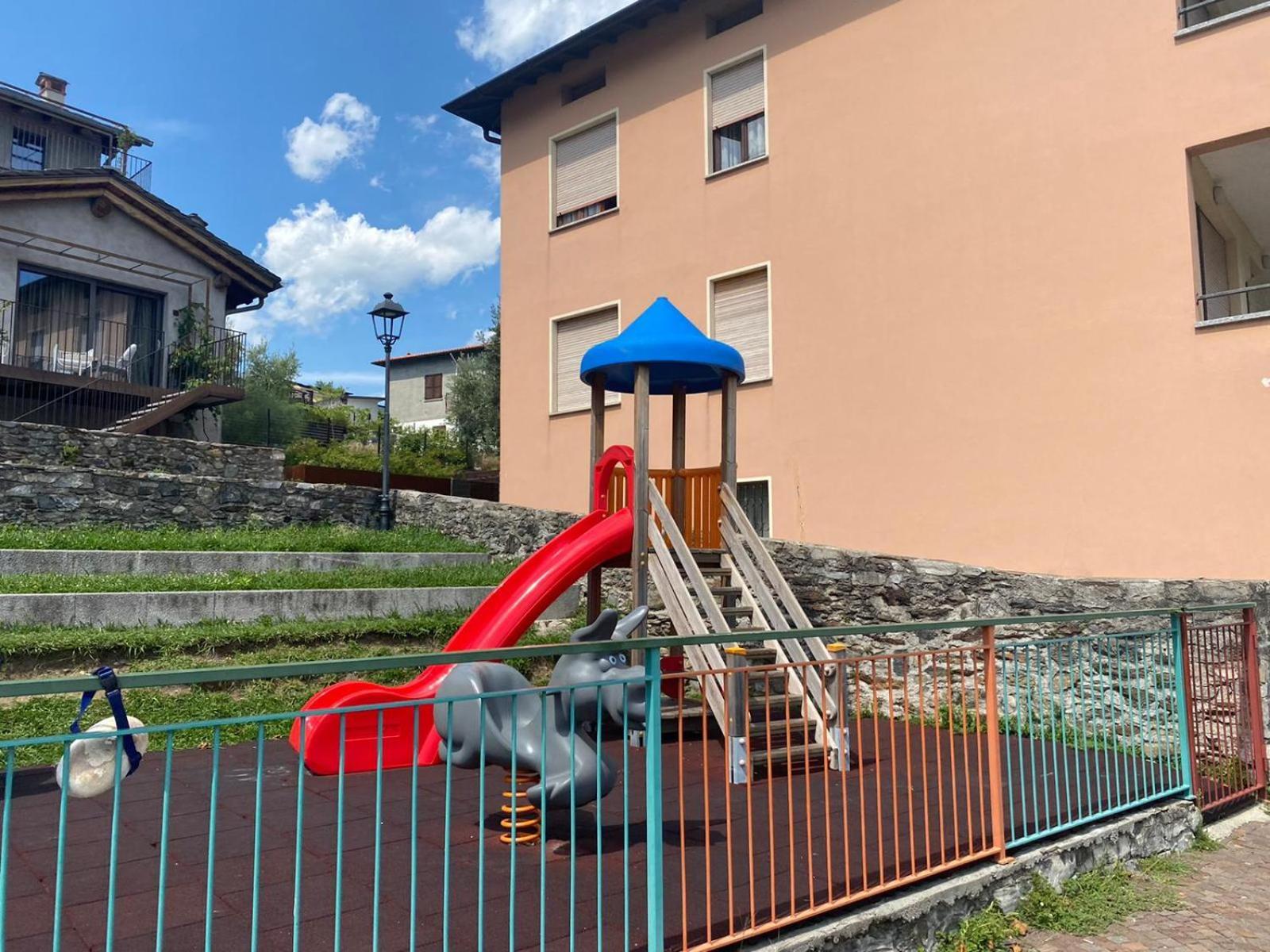 The Rose - Apartment Front Lake Cremia Bagian luar foto